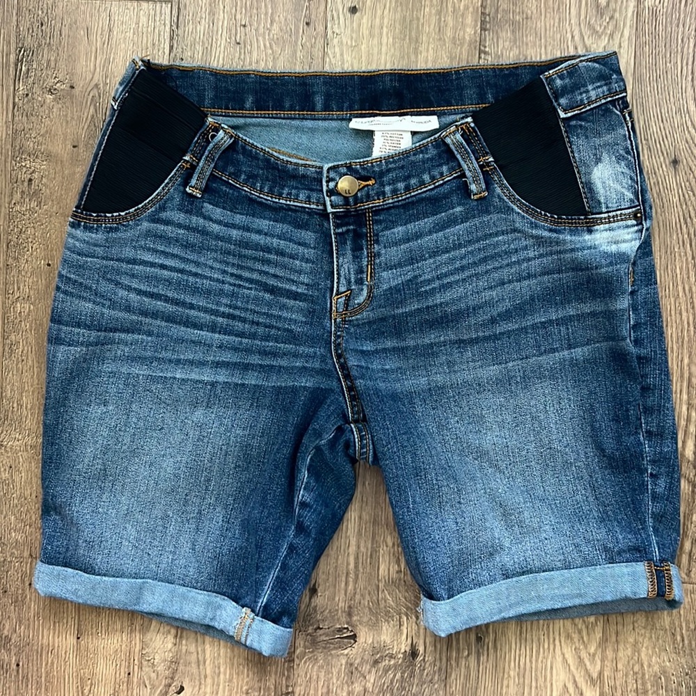 Liz Lange Maternity; Bermuda maternity shorts